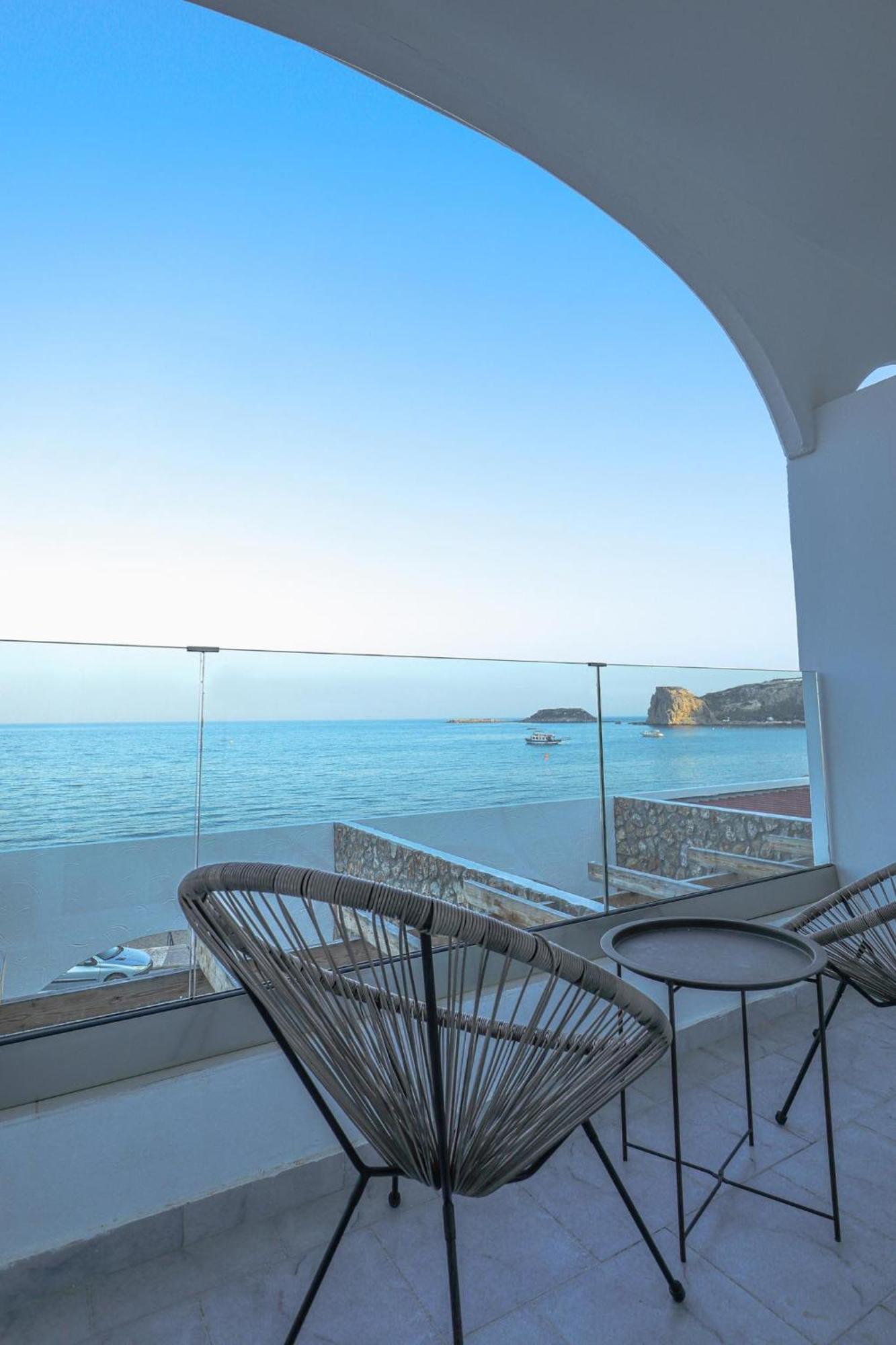 Delfini Beach Hotel & Suites Архангелос Экстерьер фото
